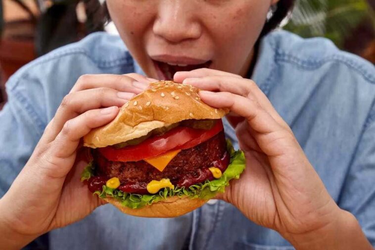 BEYOND MEAT MEATLESS E