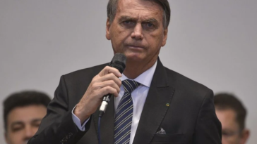 Bolsonaro admite preocupacao com prisao mas confirma volta em marco